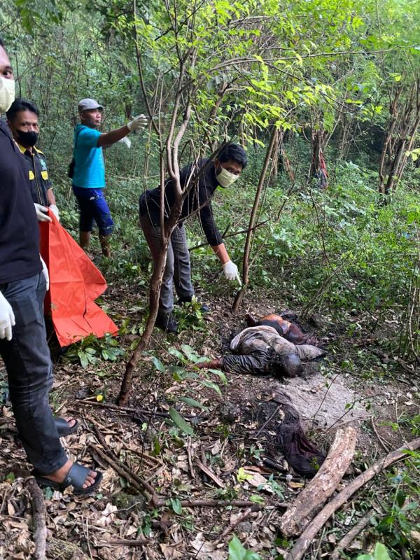 Geger! Mayat Tanpa Identitas Ditemukan di Bukit Desa Suci, Manyar