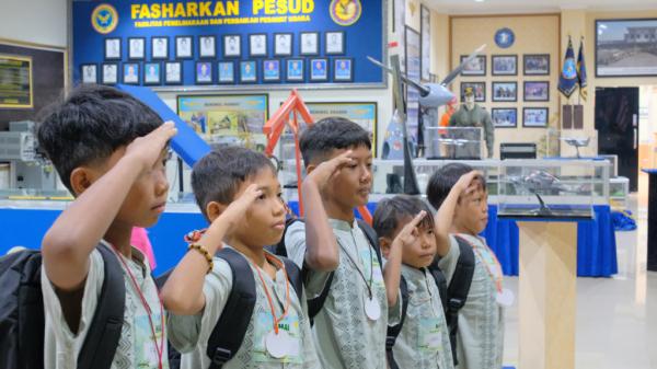 Hadirkan Keceriaan Yatim, Taman Zakat Ajak Fun Trip dan Beri Perlengkapan Sekolah