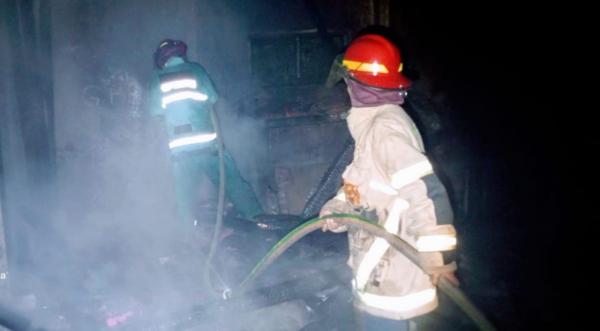 Pabrik Kue Koya di Imbanagara Ciamis Ludes Terbakar, Kerugian Capai Rp100 Juta