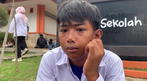 Haru Biru di Hari Pertama Sekolah Rakyat: Akbar Berjuang Wujudkan Mimpi Jadi Tentara