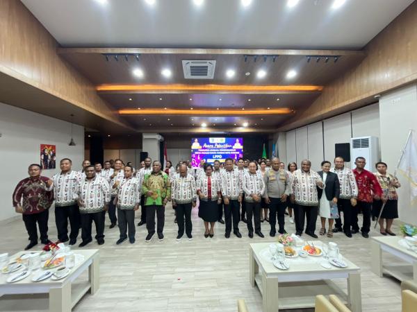 Resmi Lantik LPPD Kota Sorong, Wali Kota: Kita Wakili Tuhan, Harus Jadi Juara!