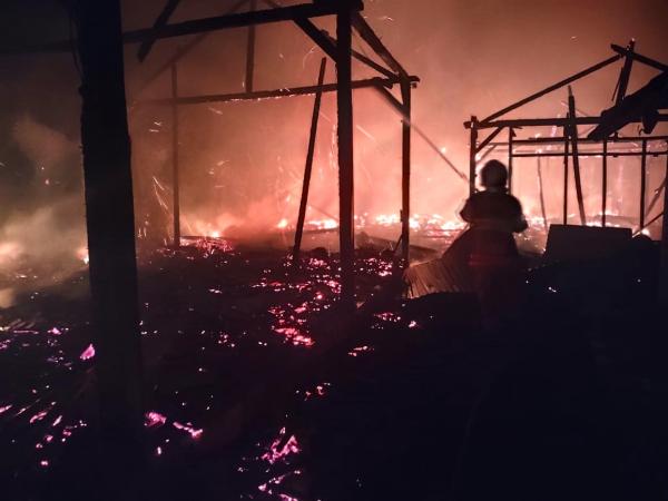 Kebakaran Hebat Melalap 3 Rumah di Kedungadem, Ini Penyabab dan Total Kerugian