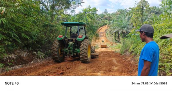  Akses Jalan Rusak di Desa Suka Mulya ini Mulai diperbaiki