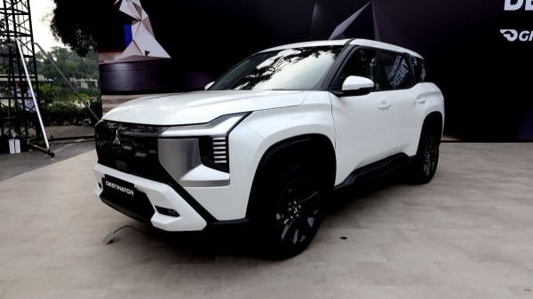 Mitsubishi Destinator Sebuah SUV 7 Penumpang Premium dan Tiga Varian