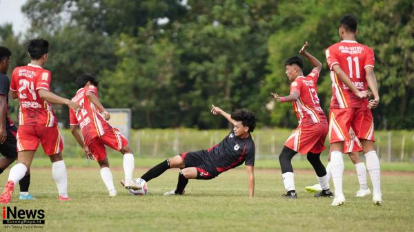 Berita Foto : TC Persipura Jayapura : Uji Coba Perdana, Mutiara Hitam Bungkam Jogja Football 7-2