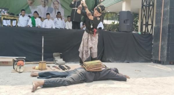 Dalam Kepungan Habib Bahar! Laskar PWI LS dan Rhoma Irama Malah Gelar Aksi Debus di Depok