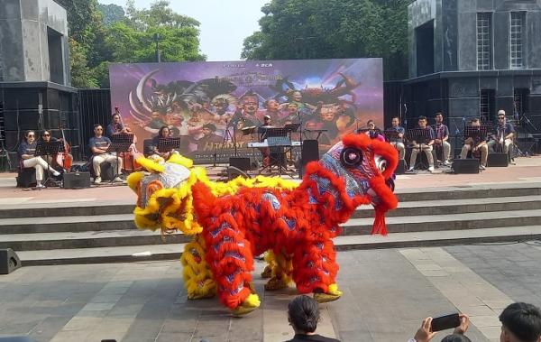 Pengunjung CFD Jakarta Terpukau Menyaksikan Cuplikan The Indonesian Broadway Hikayat Nusantara