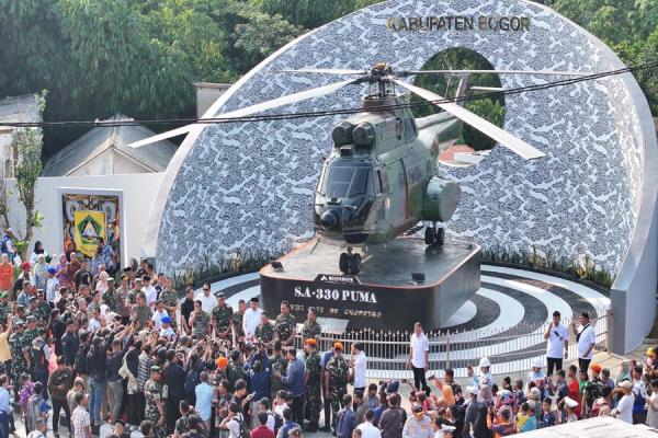 45 Tahun Mengabdi, Monumen Helikopter PUMA Berdiri Tegak di Simpang Kandang Roda Cibinong