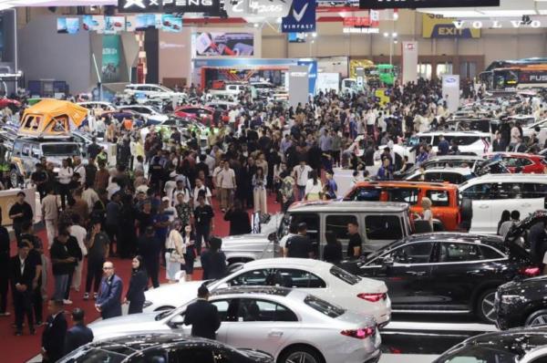 Ya Ampun Rojali, Rohana Kini Serbu Pameran Mobil GIIAS 2025 Bikin Sales Ketar-ketir