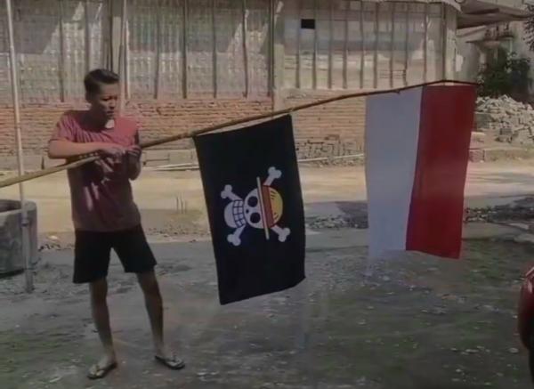 Viral, Warga Bojonegoro Ikut Kibarkan Bendera One Piece Jelang HUT RI ke-80