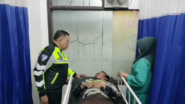 Jalan Rusak di Waru Telan Korban, Pemuda Asal Gedangan Terjungkal dari Motor