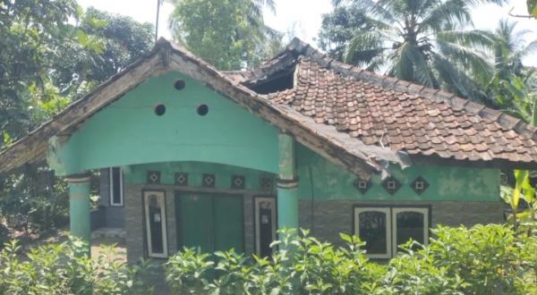 Tiga Rumah Rusak Parah Akibat Pergerakan Tanah di Lebak, Warga Berharap Bantuan Pemerintah