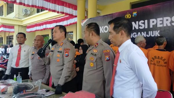 Viral! Debt Collector dan Polisi Terlihat Akrab di Video, Ini Penjelasan Kapolres Nganjuk