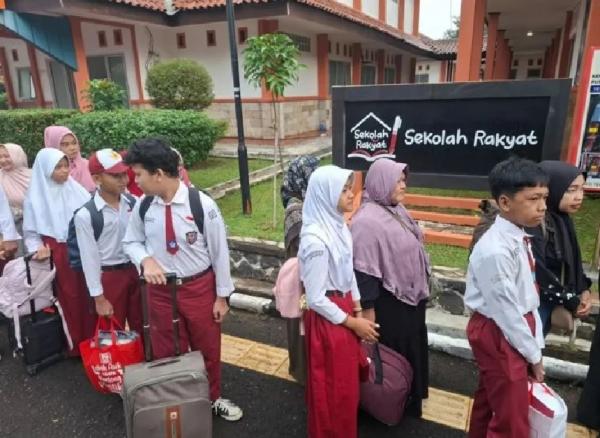 Ratusan Siswa dan Guru Tinggalkan Sekolah Rakyat, Guru Besar IPB Bongkar Penyebabnya