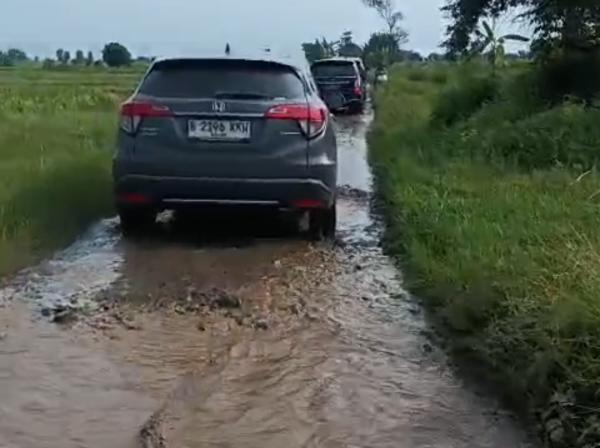 Camat Beberkan Kendala Perbaikan Jalan Rusak di Indramayu Penghubung Kroya-Terisi