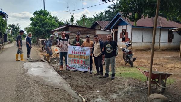 Perusahaan ini Perbaiki Akses Jalan  Berlubang di Bengkulu Utara