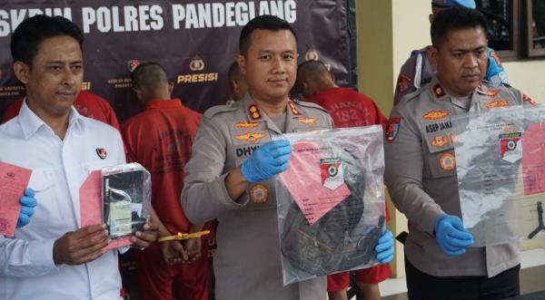 Bongkar Komplotan Curanmor, Polres Pandeglang Tangkap 5 Tersangka dan Sita Senjata Api Rakitan