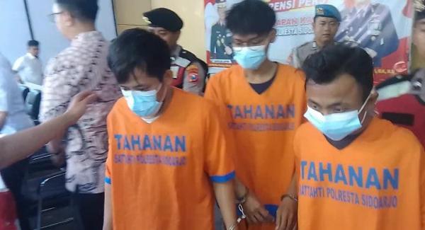 Polresta Sidoarjo Bekuk, Tiga Pelaku Penyedia Jasa Asusila Sesama Jenis