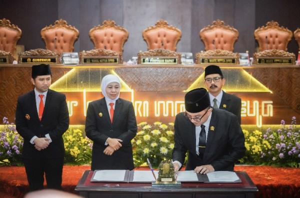 Nota KUA-PPAS Perubahan APBD 2025 Diteken, Gubernur Khofifah Fokus Belanja Pegawai dan Pendidikan