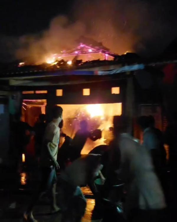 Kebakaran Hanguskan Rumah dan Toko Fotokopi di Lebak, Kerugian Capai Rp170 Juta