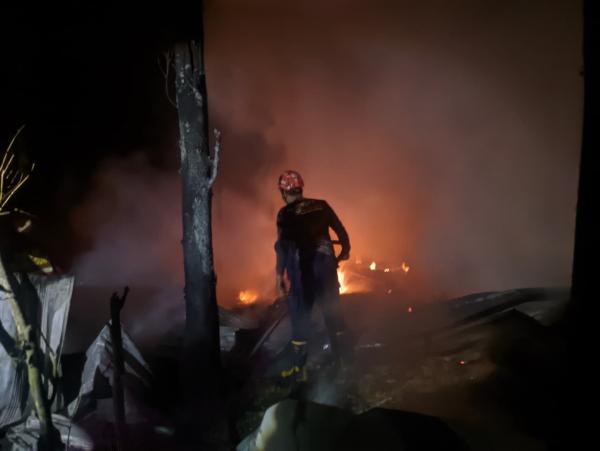 Tempat Produksi Meja Biliar di Tulungagung Ludes Terbakar, Diduga Akibat Puntung Rokok