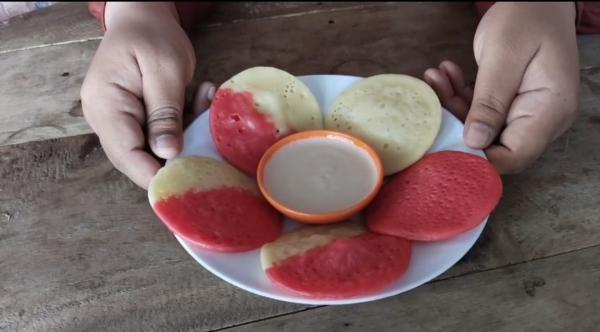 Kue Apen Merah Putih Ramaikan HUT RI ke-80 Cita Rasa Tradisional, Semangat Nasional