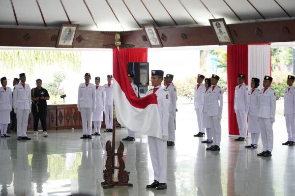 72 Paskibraka Bojonegoro Resmi Dikukuhkan, Siap Kibarkan Merah Putih di HUT ke-80 RI