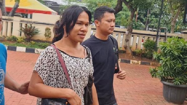 Chika Sehari Raup Rp800.000, Pengamen Waria Ini Punya 2 Rumah dan Mobil