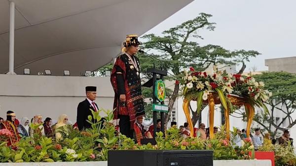 Rico Waas Tampil Berwibawa dengan Pakaian Adat Mandailing di HUT RI ke-80