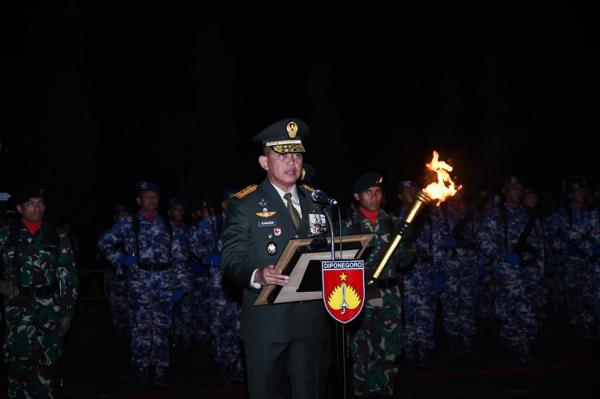 Momen Sakral Renungan Suci Peringatan HUT ke-80 Kemerdekaan RI di TMPN Giri Tunggal Semarang