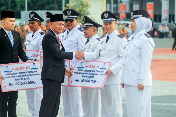 Kado Kemerdekaan untuk Warga, Teladan Barat Sabet Penghargaan Kelurahan Terbaik di Sumut