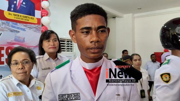Kisah Haru Karisto Dimara: Kibarkan Merah Putih Meski Ayah Meninggal Dunia di Hari Kemerdekaan
