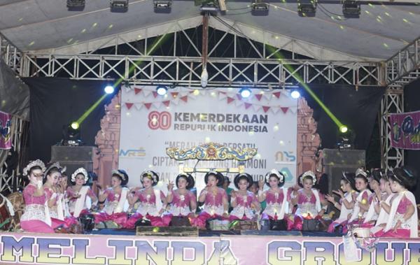 Ratusan Warga Mekarmukti Bekasi Padati Pesta Rakyat HUT ke-80 RI