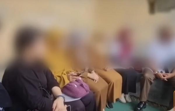 Beredar Foto Porno AI Siswi SMA, Orang Tua Korban di Cirebon Jatuh Pingsan