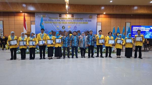 Cetak 134 Sarjana, Ini 12 Lulusan Terbaik Fakultas Saintek dari 4 Prodi di Universitas Bojonegoro
