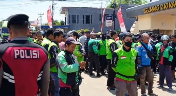 Ratusan Driver Ojol di Banten Gelar Aksi, Kawal Kasus Affan yang Terlindas Rantis Brimob