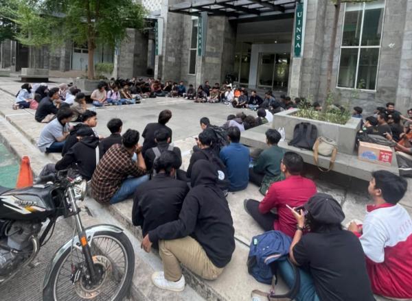 Hari Ini Demo Mahasiswa dan Warga Surabaya Berlanjut, Waspada Ini Lokasi dan Waktunya