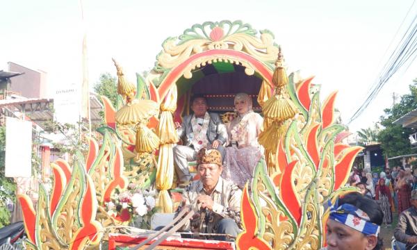 Karnaval Desa Klenang Kidul Meriah, Kostum Unik Curi Perhatian Penonton