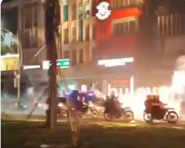 Ada Aksi Massa Malam Ini, Warga Bekasi Diminta Hindari Area Summarecon