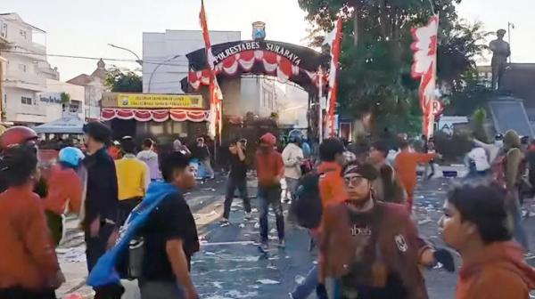 Surabaya Kacau Saat Demo, Polsek Hingga Gedung Grahadi Dibakar, Akademisi Beri Pernyataan Menyentuh!
