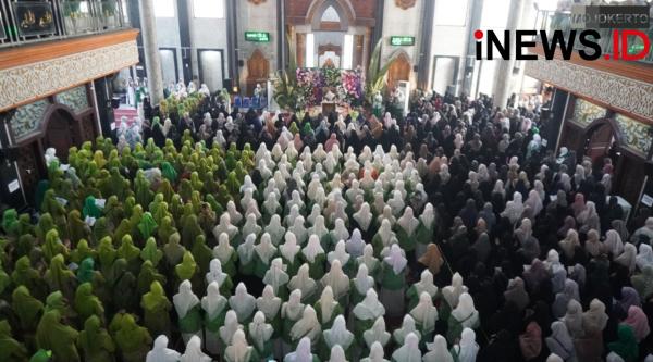 Maulid Akbar Fatayat NU Jombang: Selawat Ribuan Ibu-ibu Menyatu, Doakan Indonesia Aman