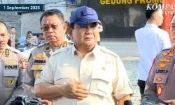 Presiden Prabowo Jenguk Korban Demontrasi Ricuh di RS Polri Kramat Jati