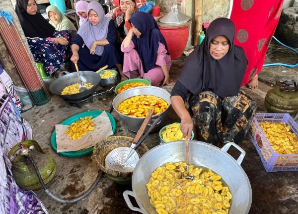 Kisah Inspiratif! Ketika Semangat Gotong Royong Emak-emak Mengubah Pisang Menjadi Harapan Ekonomi