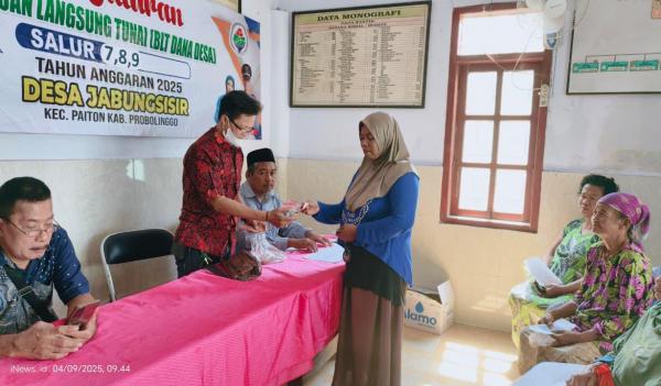Ringankan Beban Warga, Pemdes Jabung Sisir Salurkan BLT-DD Tahap 3