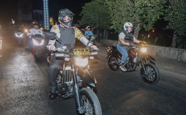 Kapolres Jombang dan Bupati Warsubi Patroli Malam Naik Motor Trail, Sisir Titik Rawan Kejahatan
