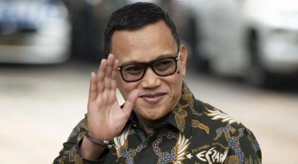 Menteri P2MI Klarifikasi Soal Viral Foto Main Domino dengan Orang Berkasus Pembalakan Liar