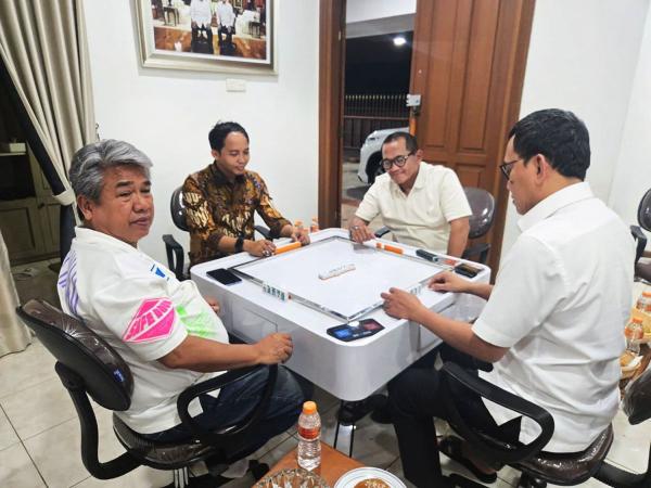 Soal Menhut Main Domino Bareng Tersangka Kasus Pembalakan Liar, DPR: Tak Pantas, Lukai Hati Rakyat
