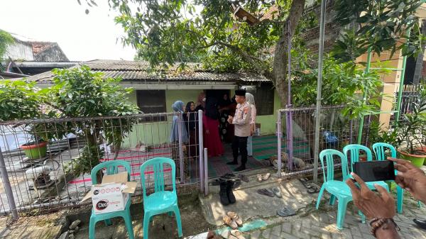 Suasana Haru di Rumah Duka Korban Mutilasi Pacet Mojokerto