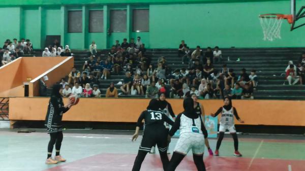 Basketball KONI Championship 2025 Resmi Bergulir di Tasikmalaya, Atap GOR Bocor Jadi Sorotan