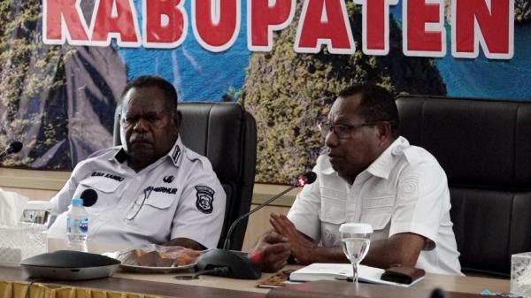 Tegas! Bupati Raja Ampat Ancam Tutup UPTD BLUD Papua Barat Daya Dihadapan Gubernur Elisa Kambu